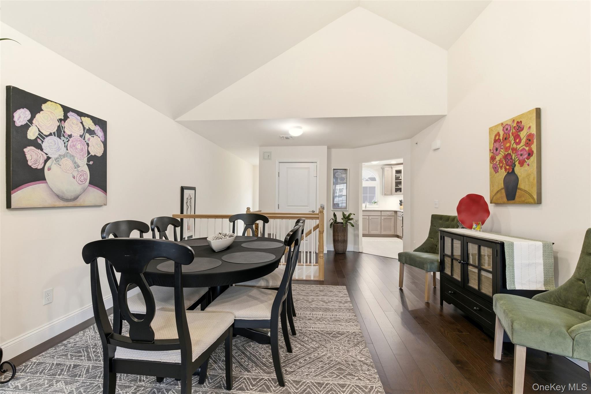 28 Steven Circle Property Photo 10