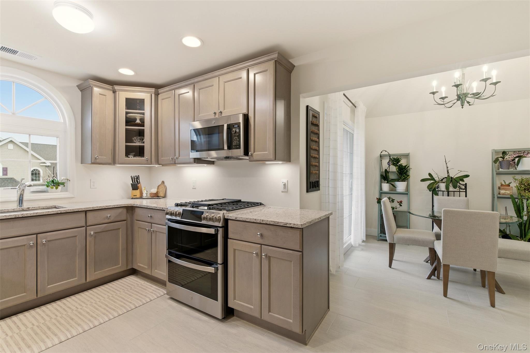 28 Steven Circle Property Photo 15