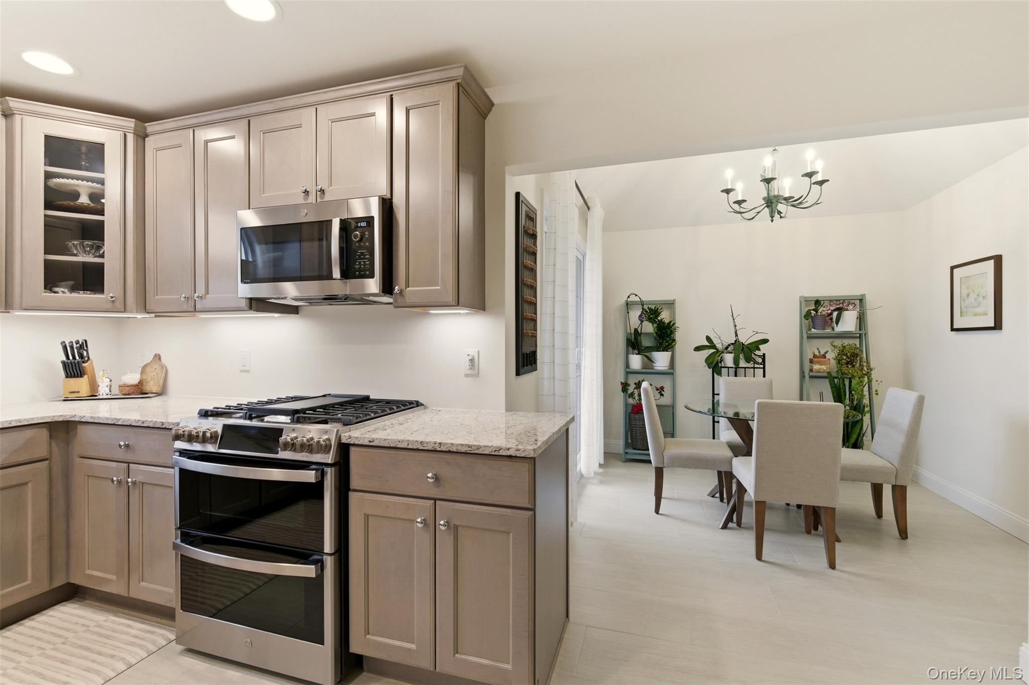 28 Steven Circle Property Photo 16