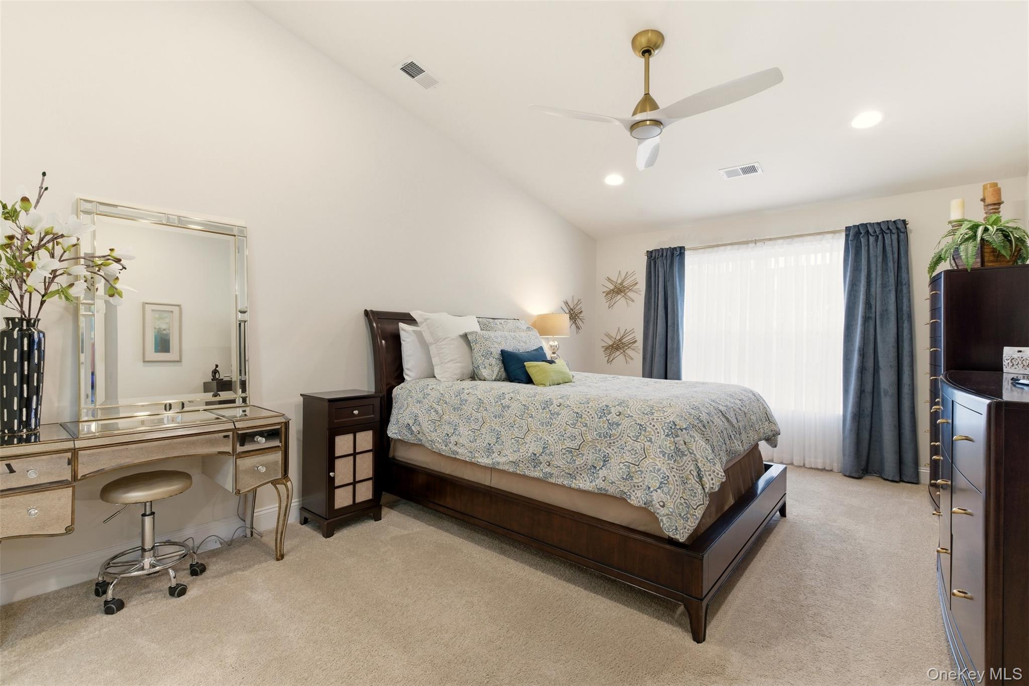 28 Steven Circle Property Photo 22