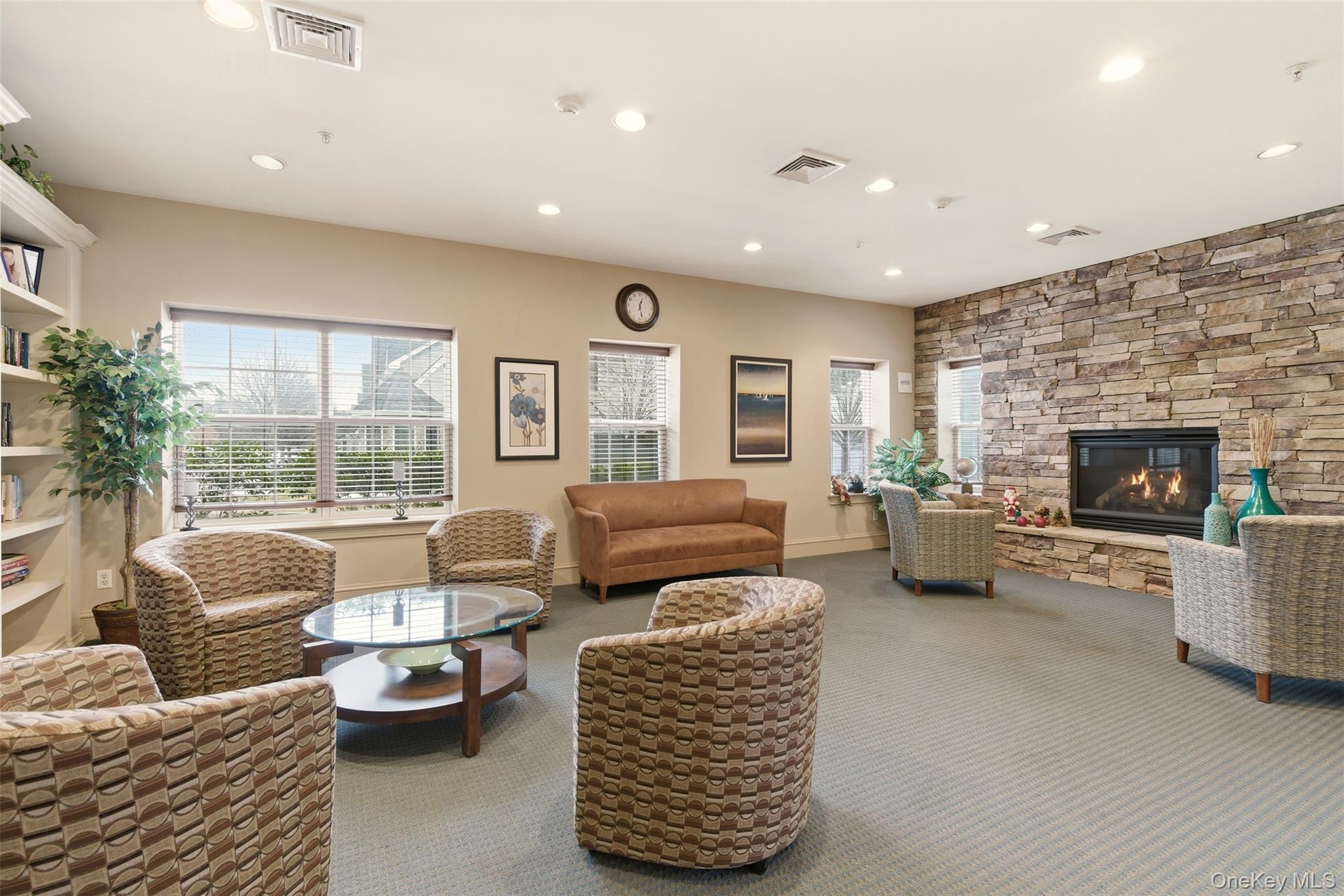 28 Steven Circle Property Photo 36