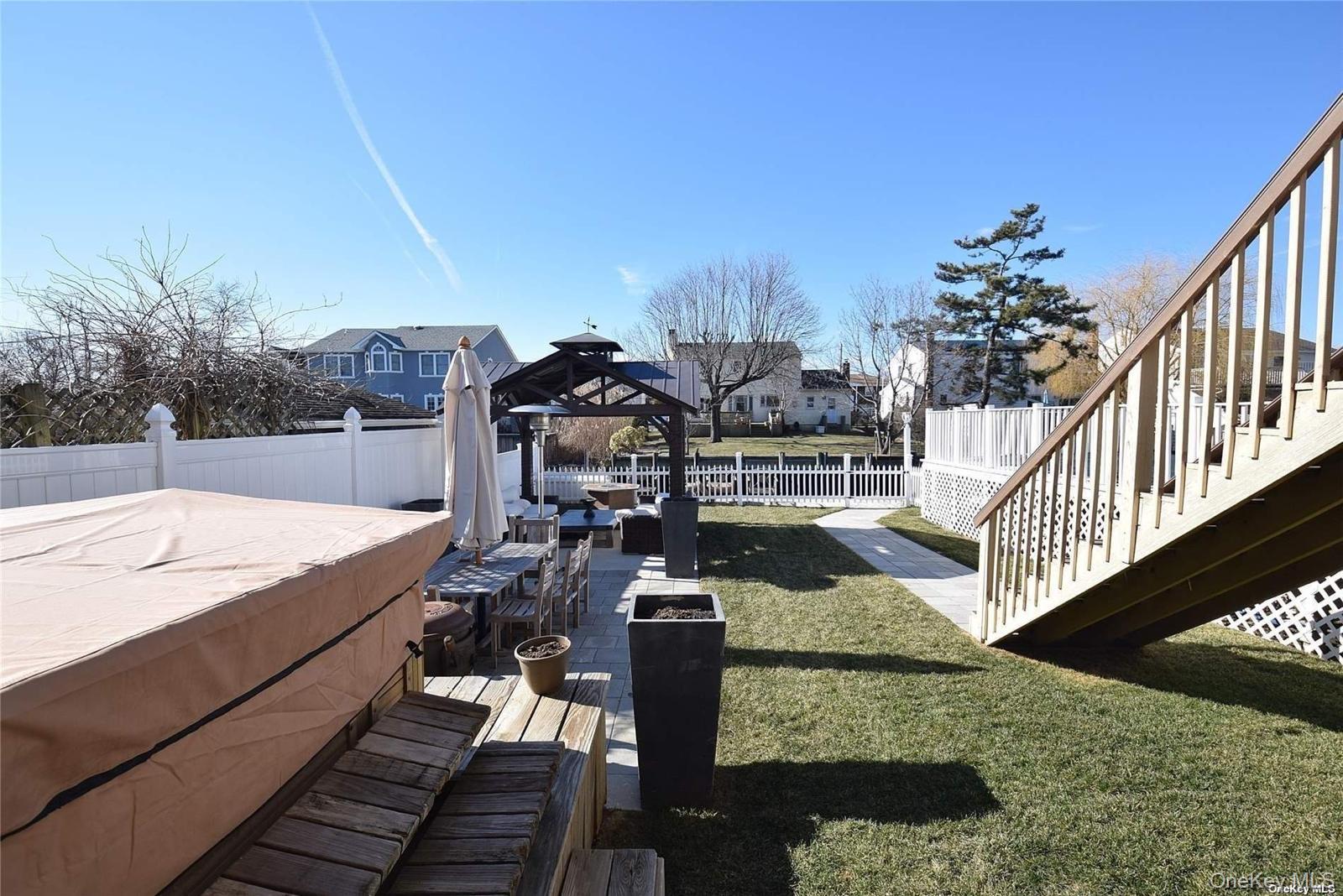 3434 Colony Drive Property Photo 2