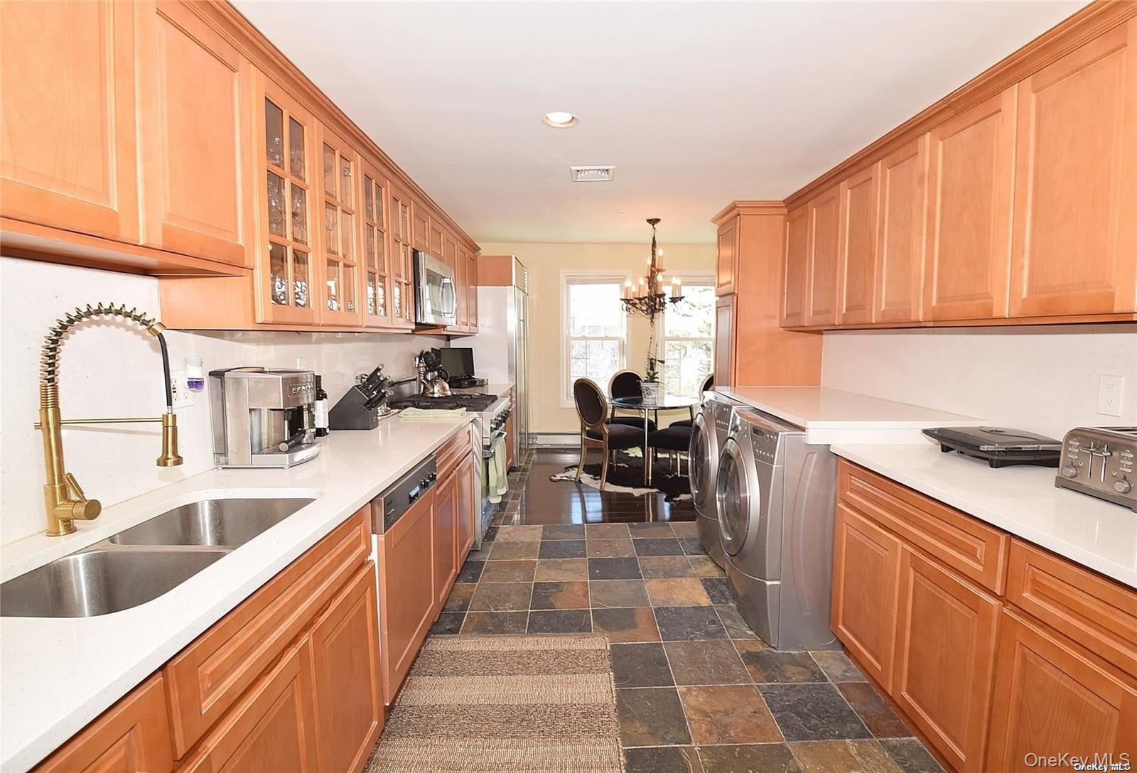 3434 Colony Drive Property Photo 9