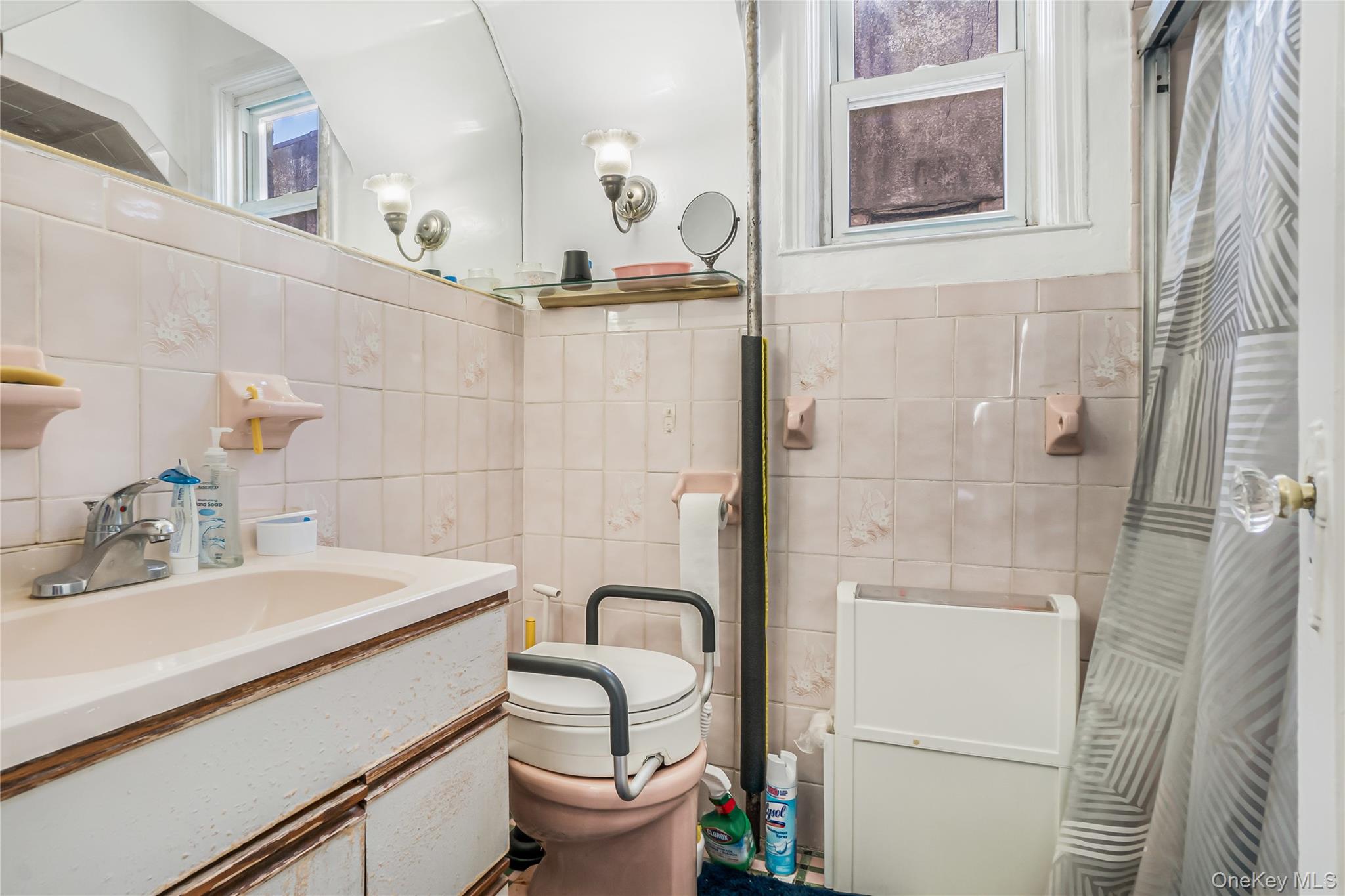 904 E 54th Street Property Photo 8