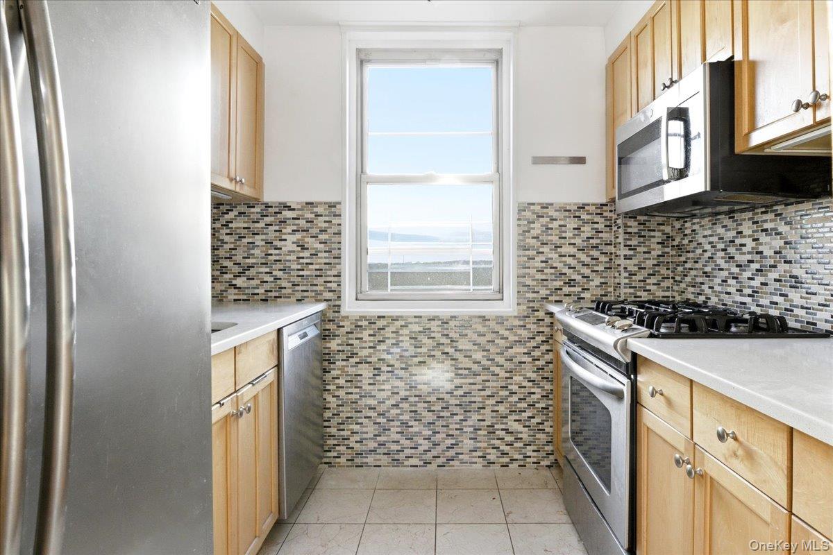118-17 Union Tpke 16g Property Photo 3
