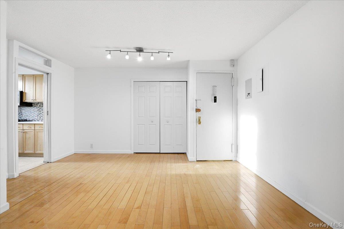118-17 Union Tpke 16g Property Photo 6