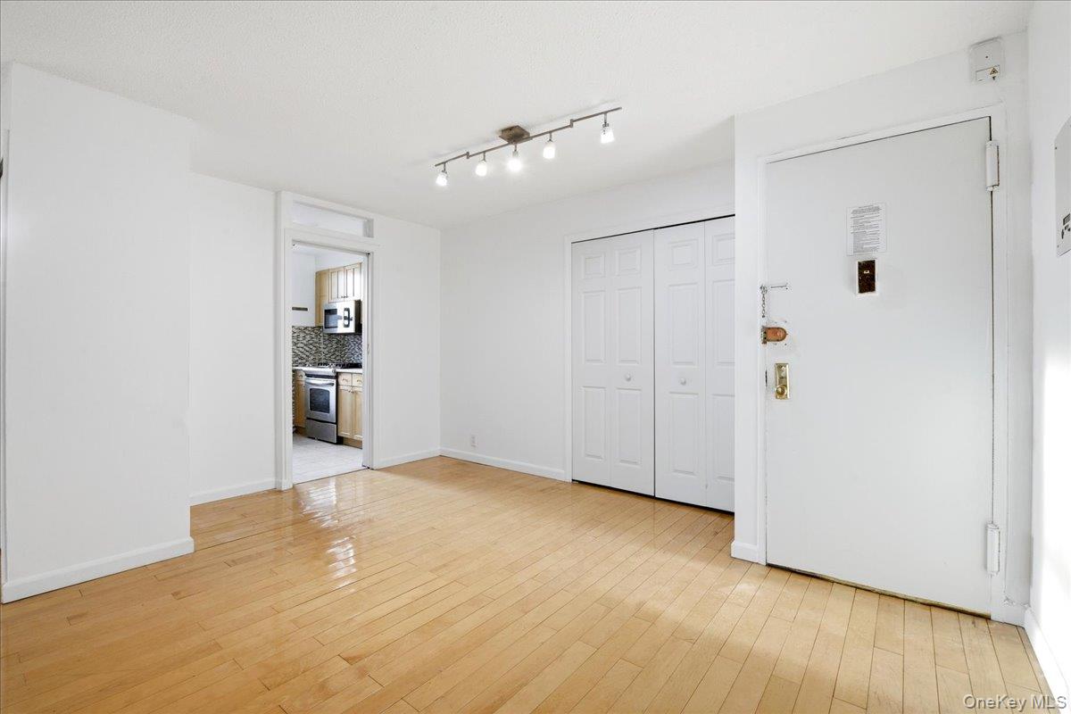 118-17 Union Tpke 16g Property Photo 7