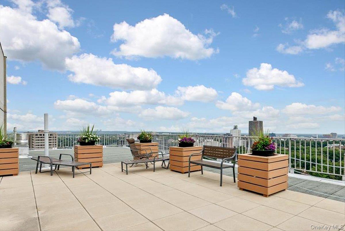 118-17 Union Tpke 16g Property Photo 27