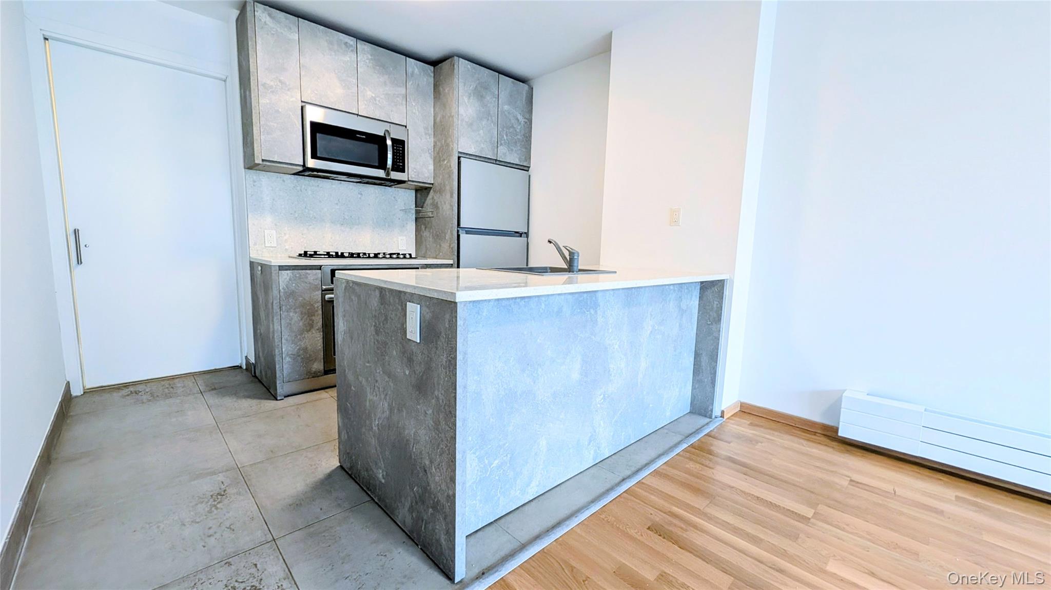 2309 Broadway Property Photo 5