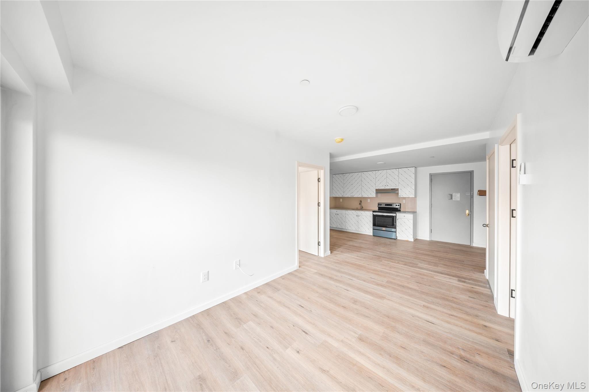 70-40 45 Avenue 7g Property Photo 3