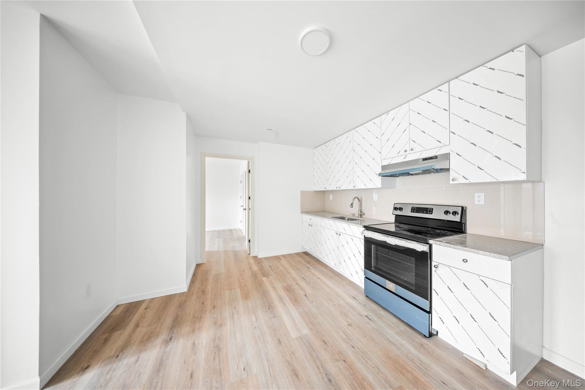 70-40 45 Avenue 7g Property Photo 4