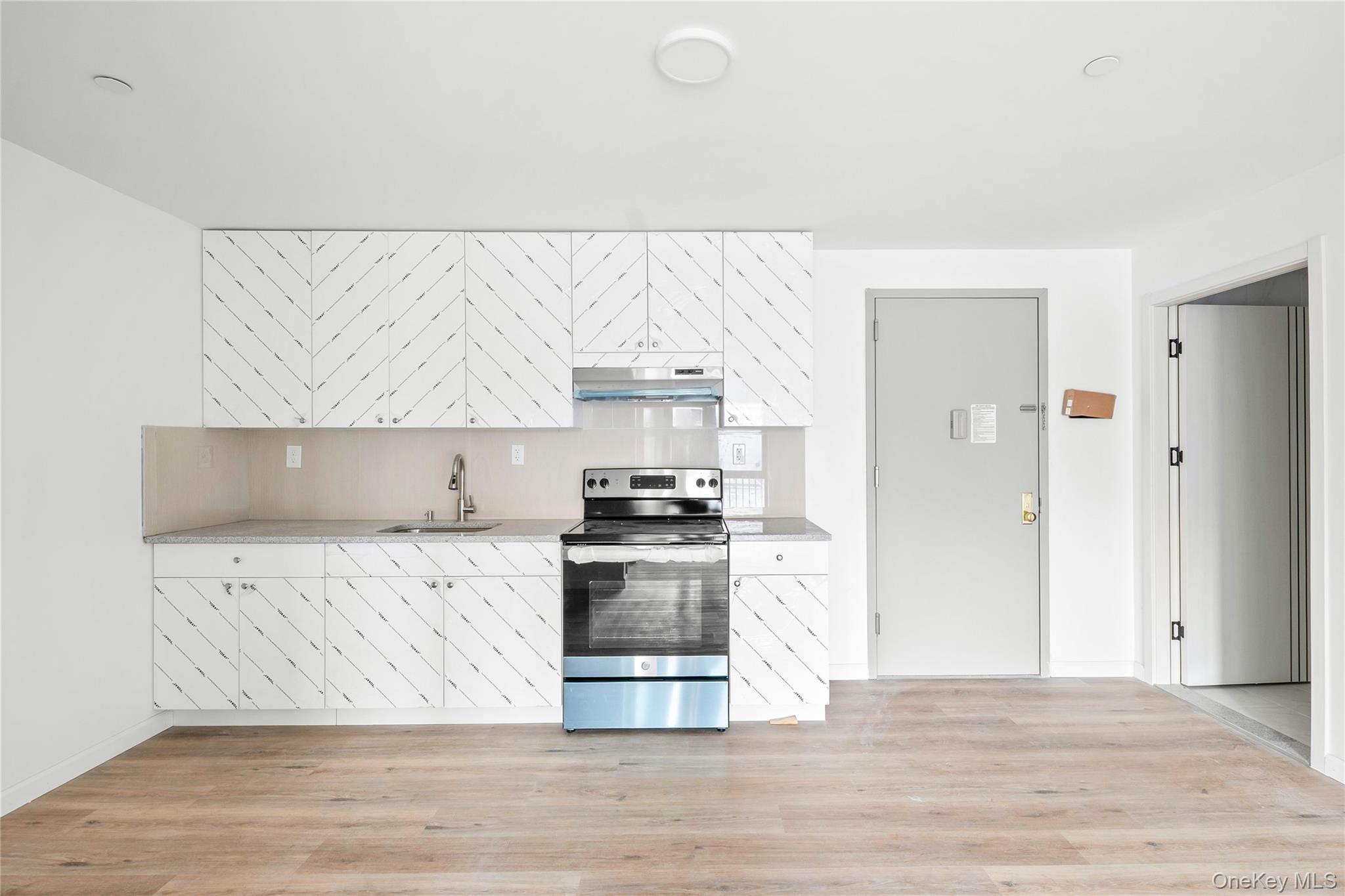 70-40 45 Avenue 7g Property Photo 5