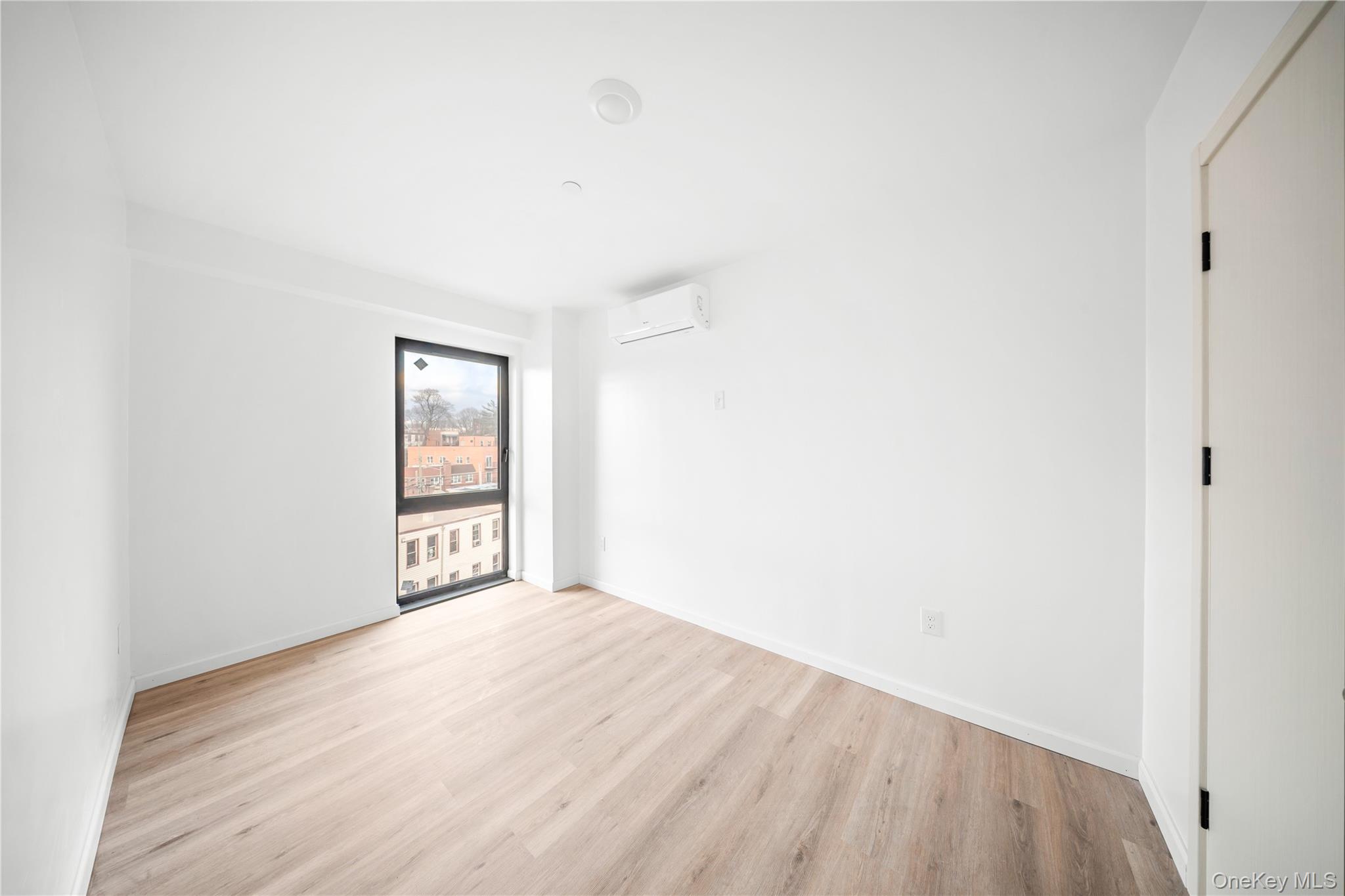 70-40 45 Avenue 7g Property Photo 6