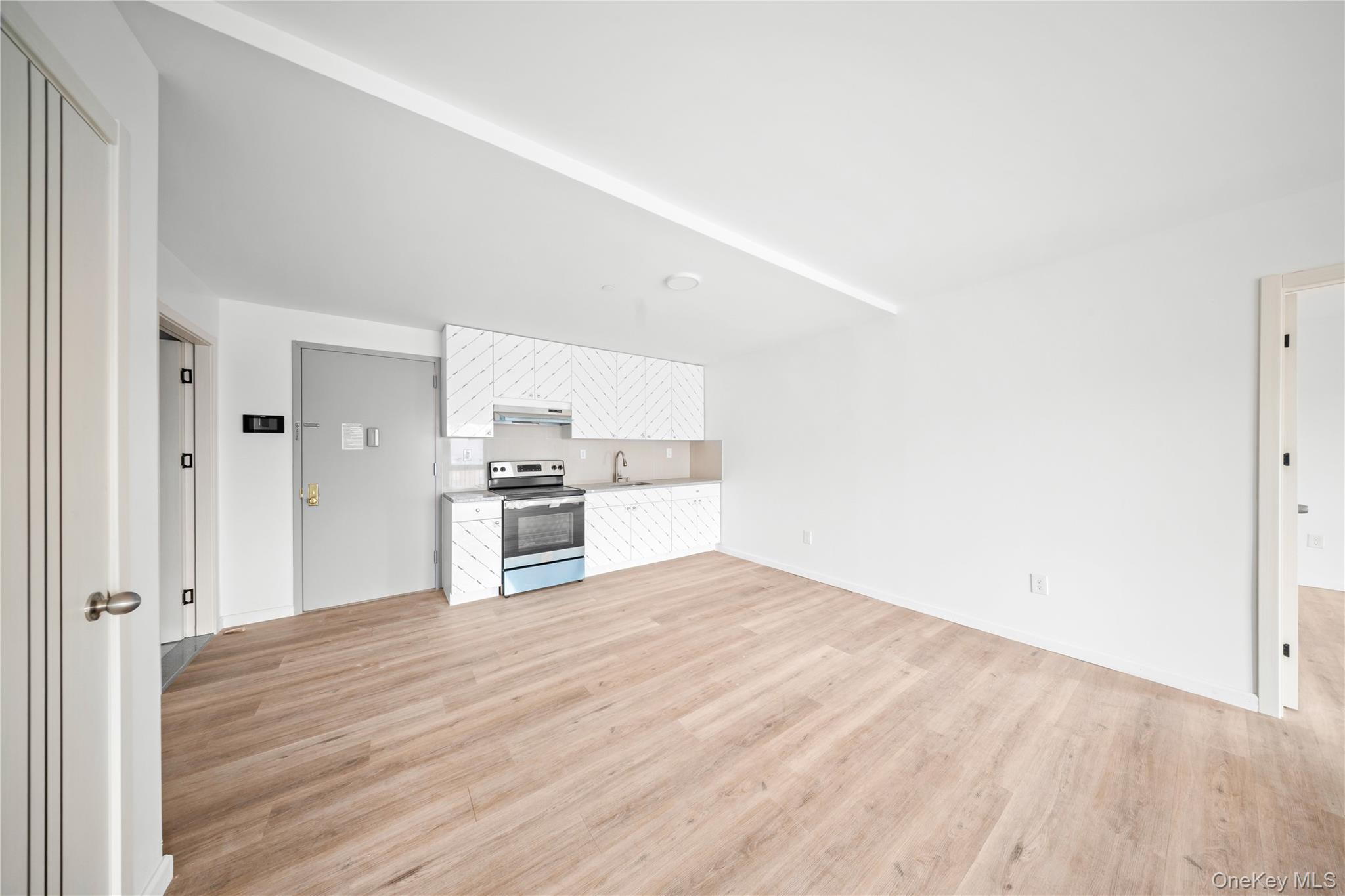 70-40 45 Avenue #2d Property Photo 4