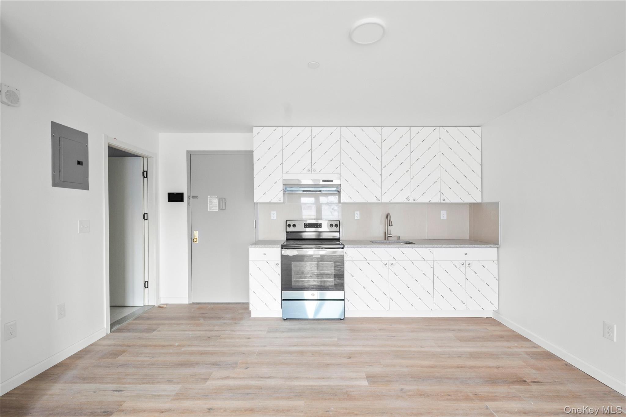 70-40 45 Avenue #2d Property Photo 5