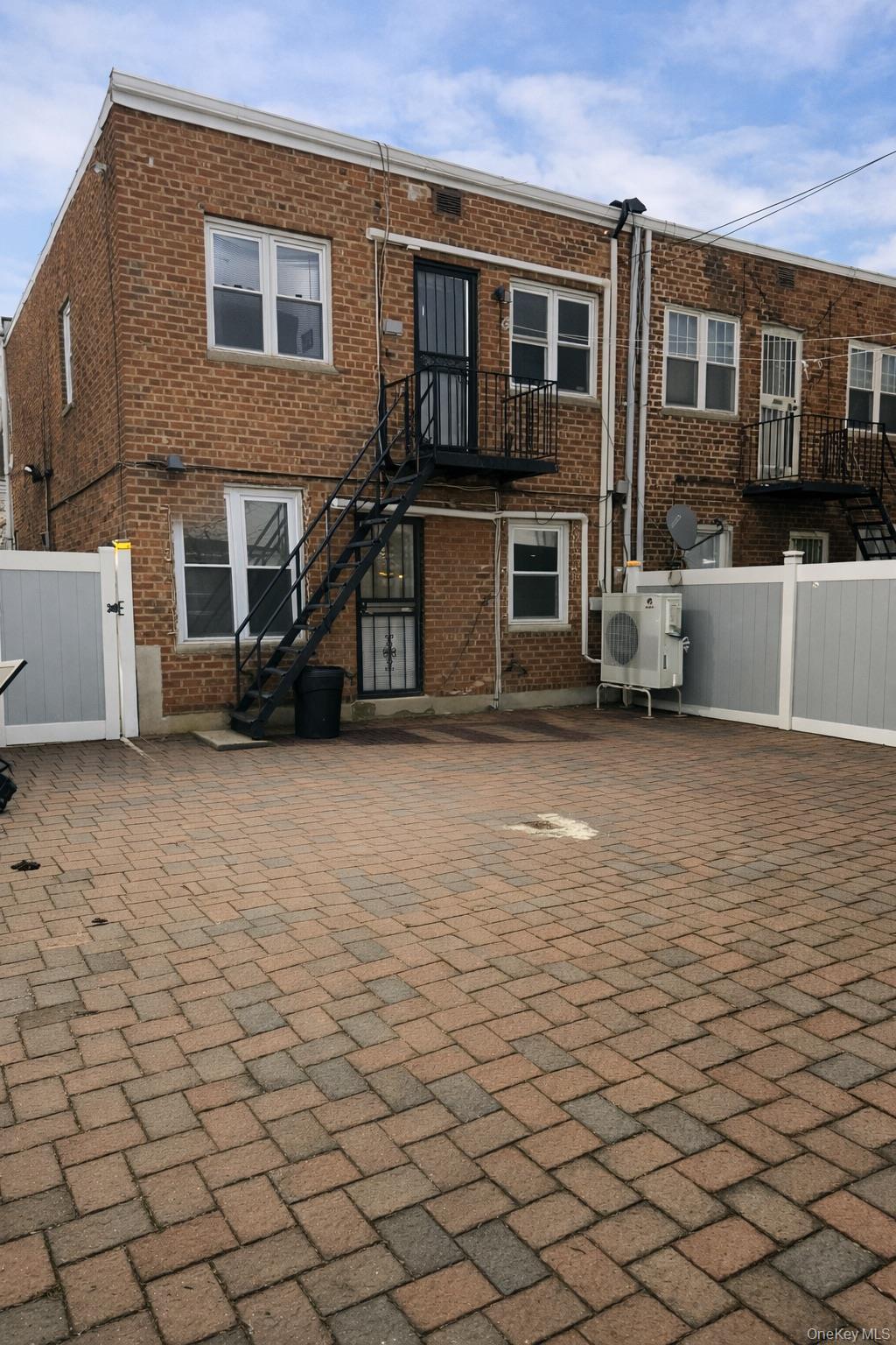 1154 E 100th Street Property Photo 8