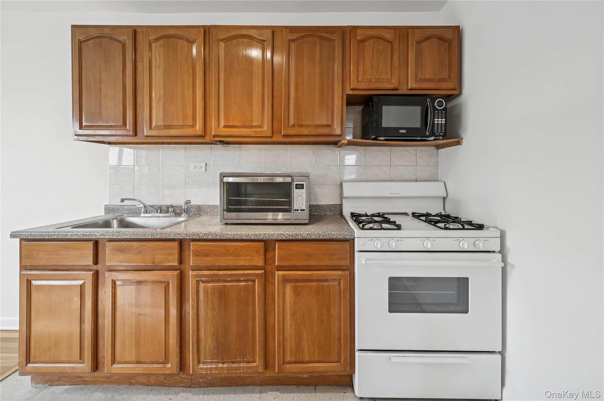 5730 Mosholu Avenue 5f Property Photo 9