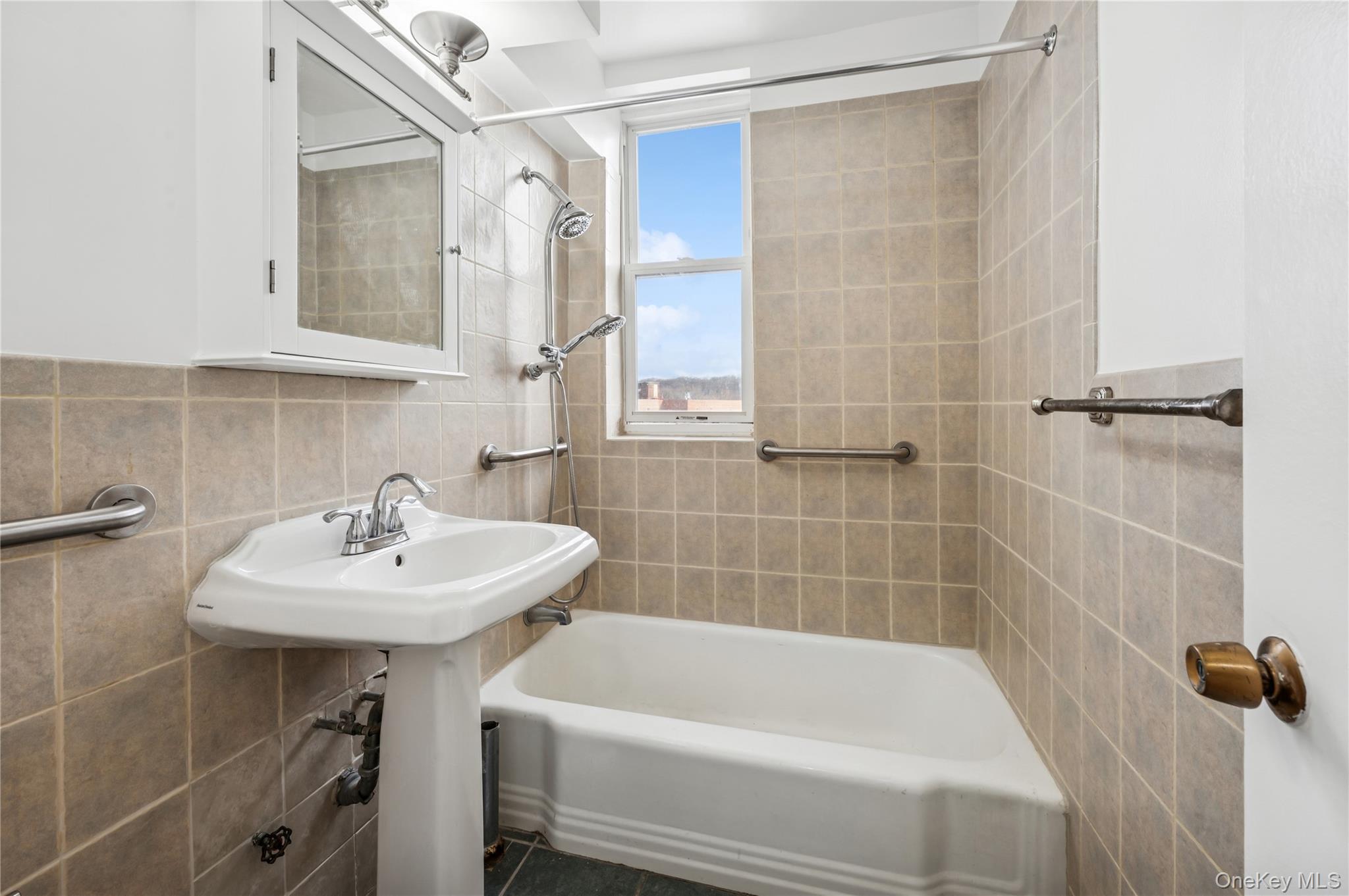 5730 Mosholu Avenue 5f Property Photo 13