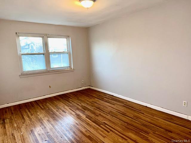 2832 Harding Avenue Property Photo 9