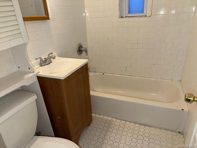 2832 Harding Avenue Property Photo 13