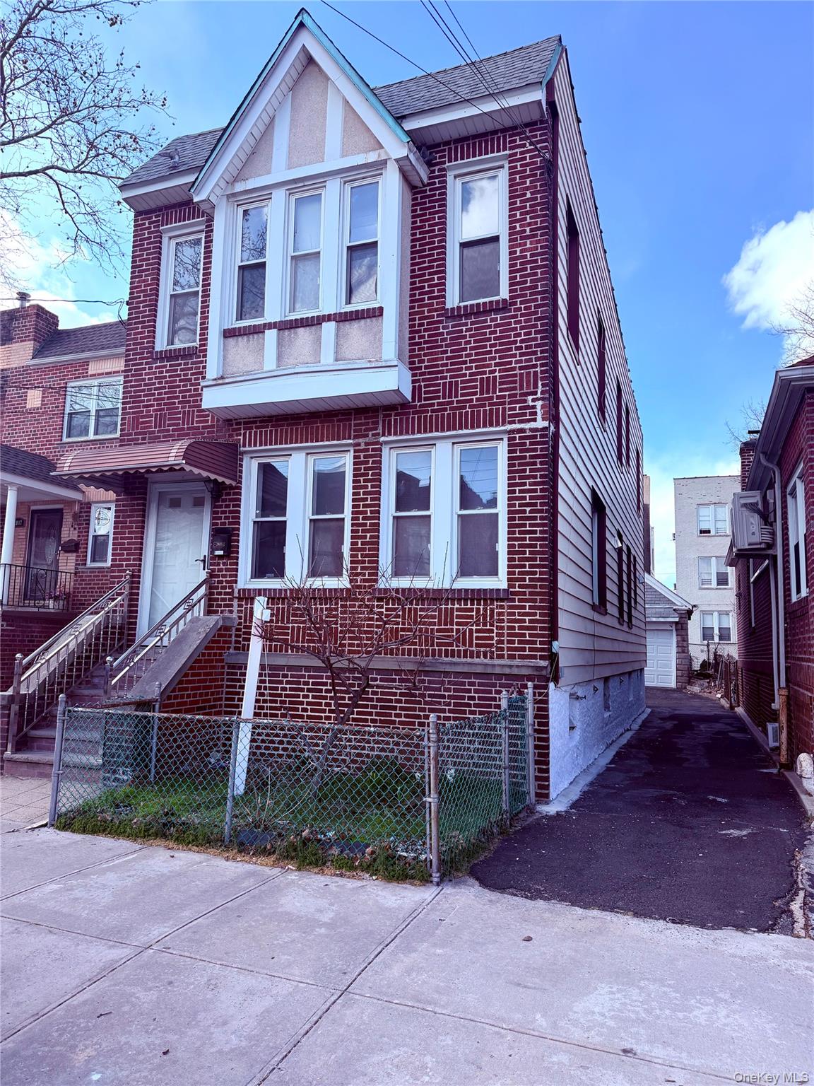 2819 Coddington Avenue Property Photo 1