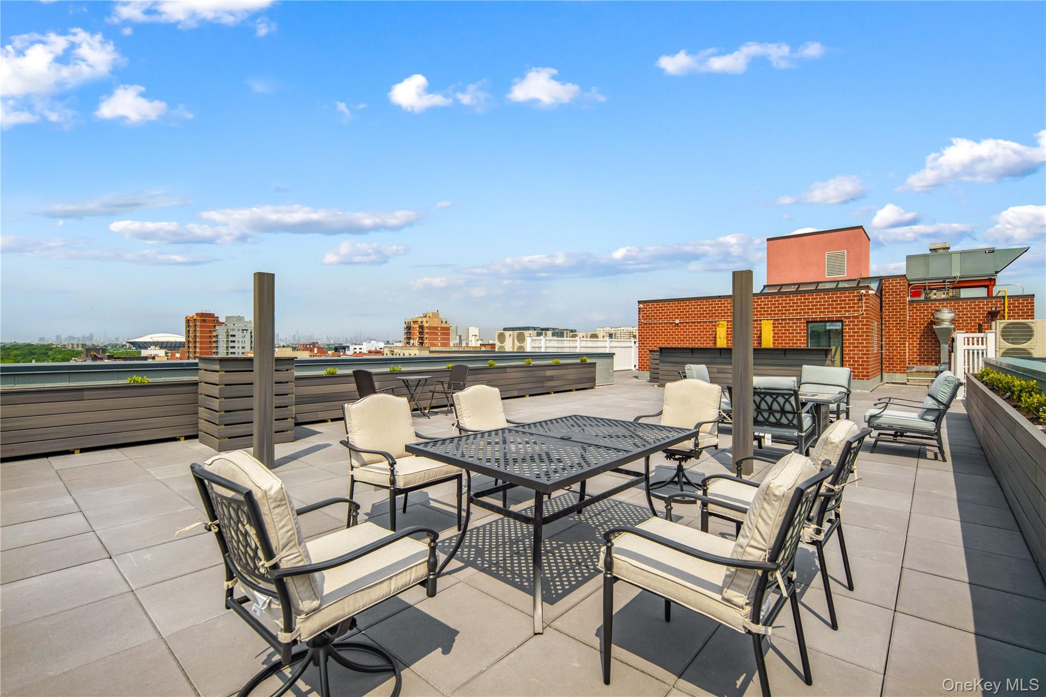 13450 Blossom Avenue 5e Property Photo 2
