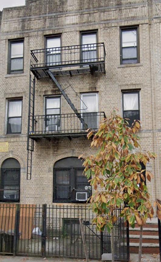 444 68th Street Property Photo 1