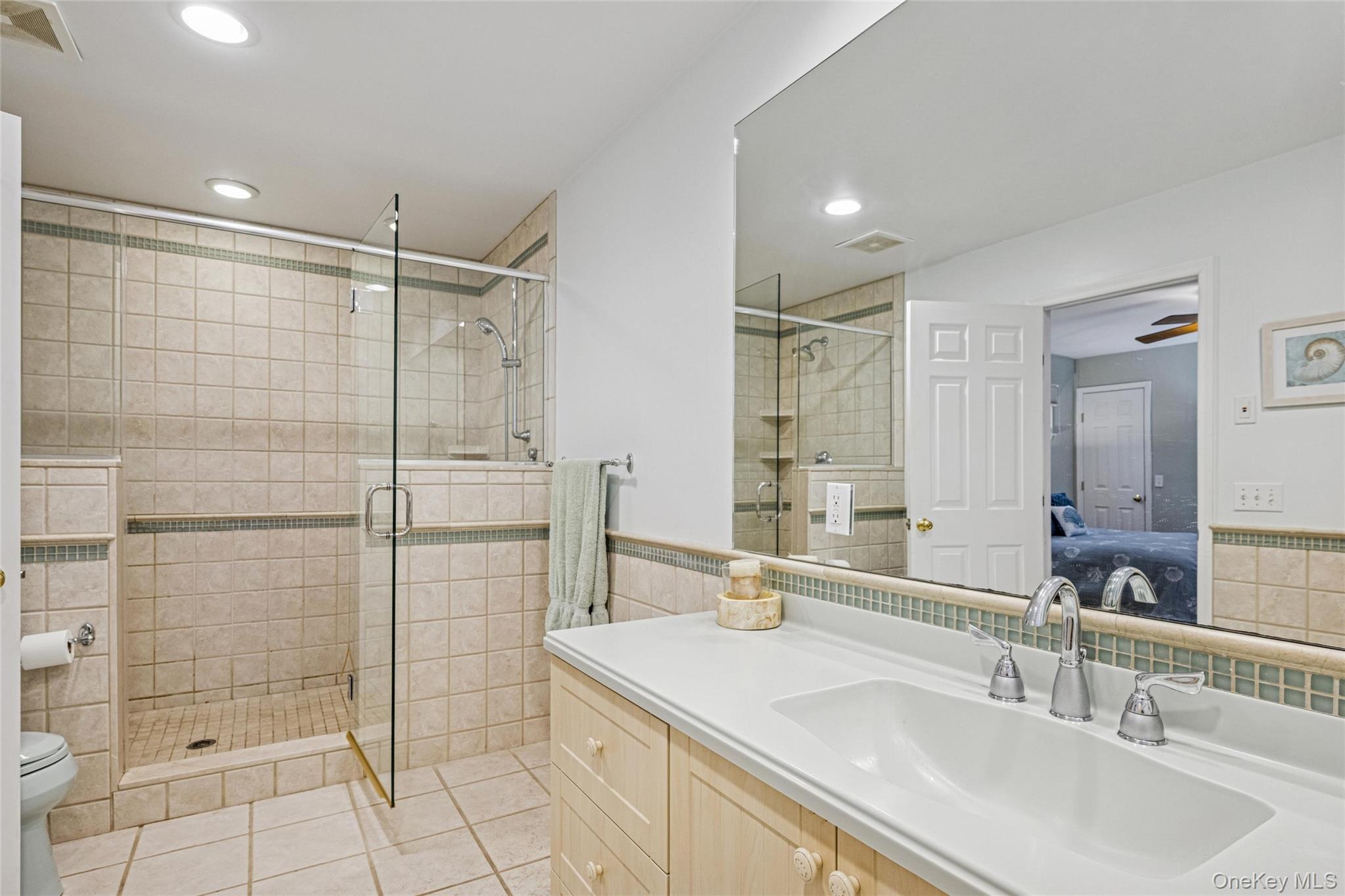 4 The Registry Property Photo 15