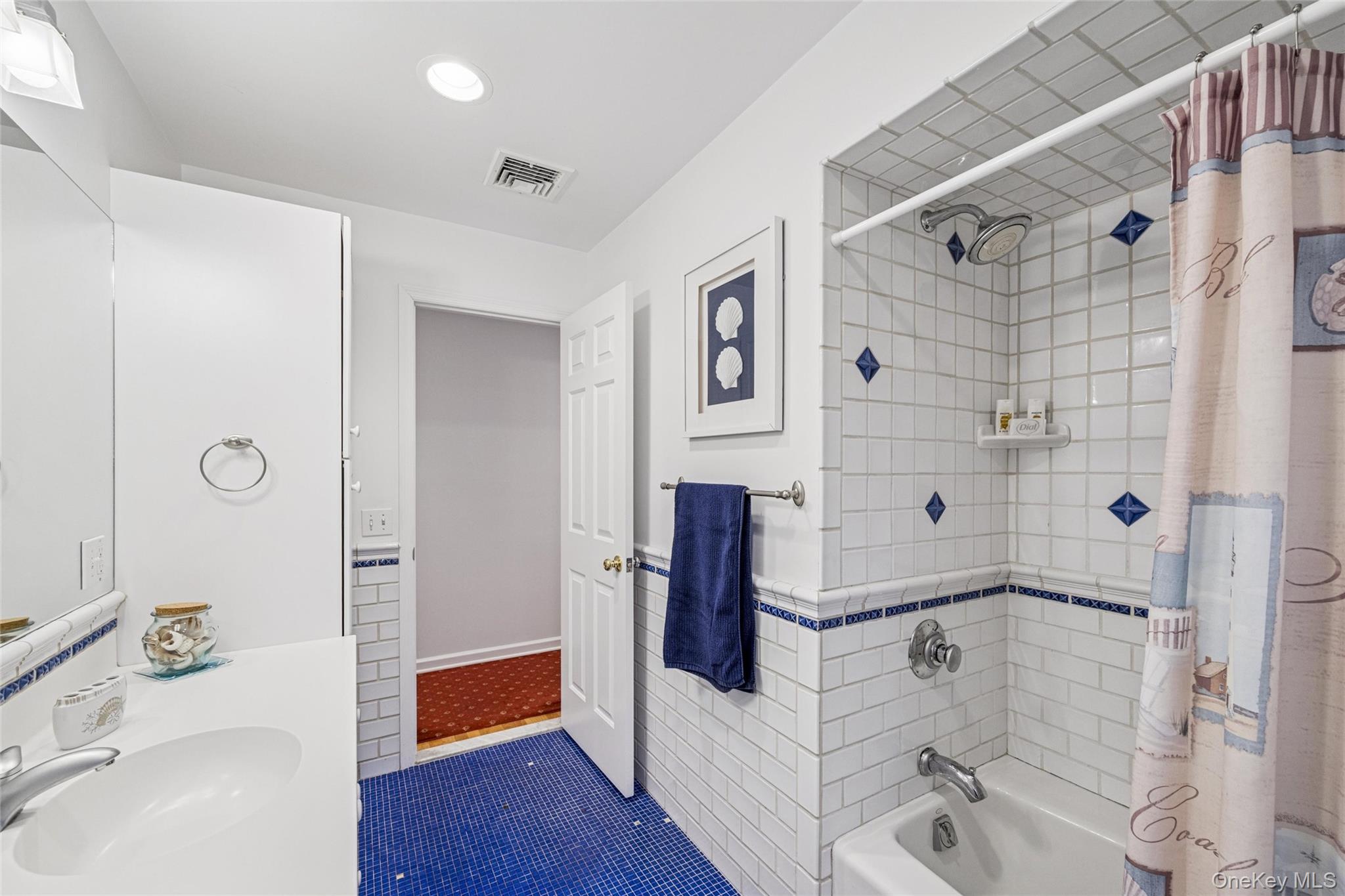 4 The Registry Property Photo 17