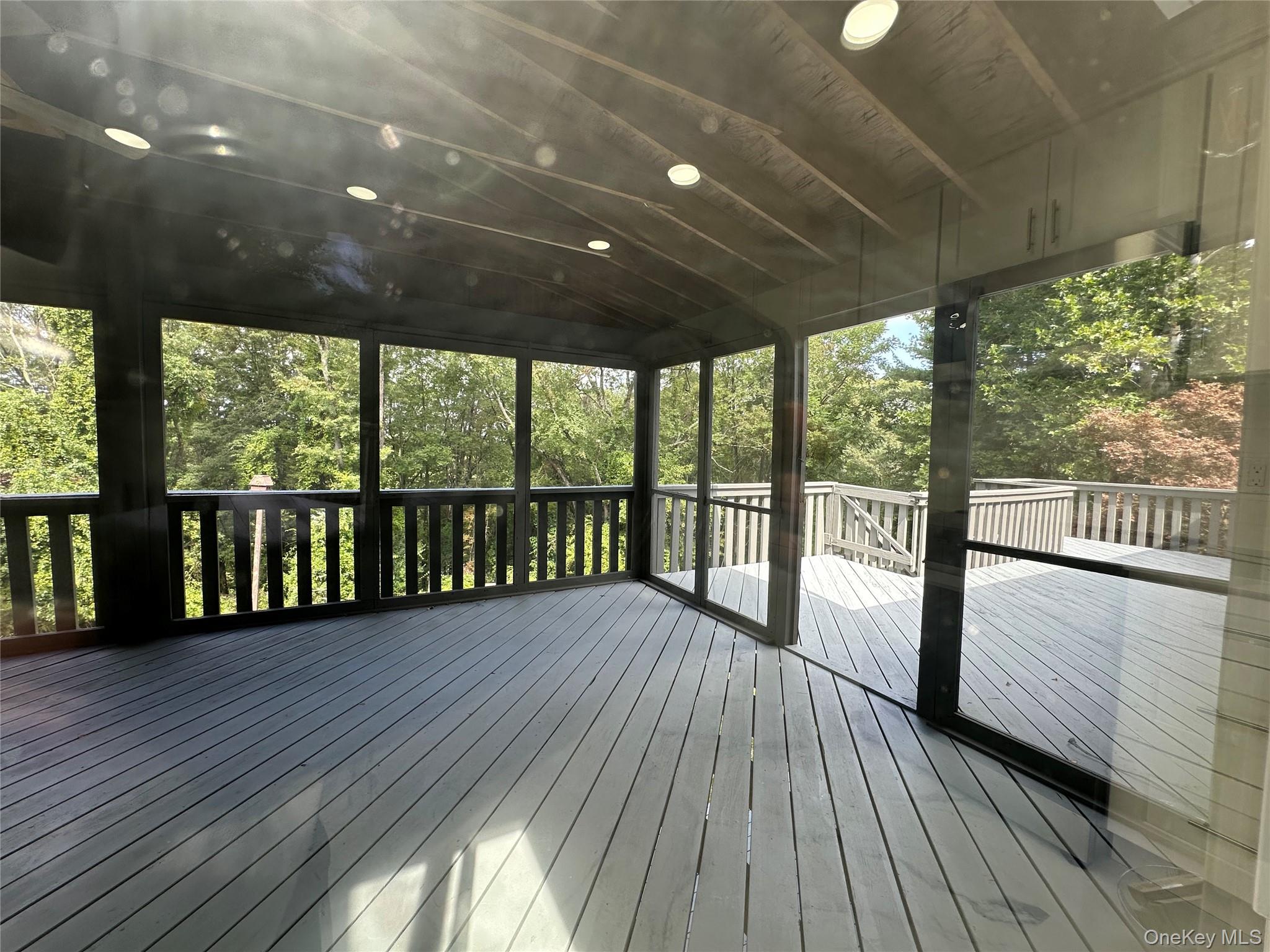 43 Points Of View Property Photo 19