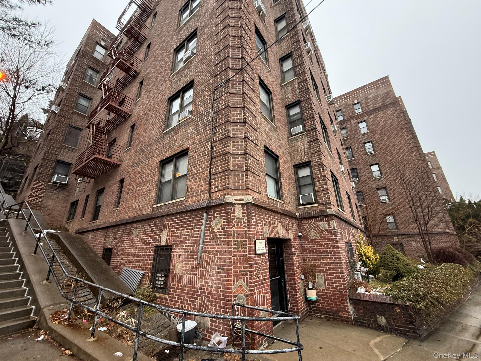 3015 Riverdale Avenue 5a Property Photo 2