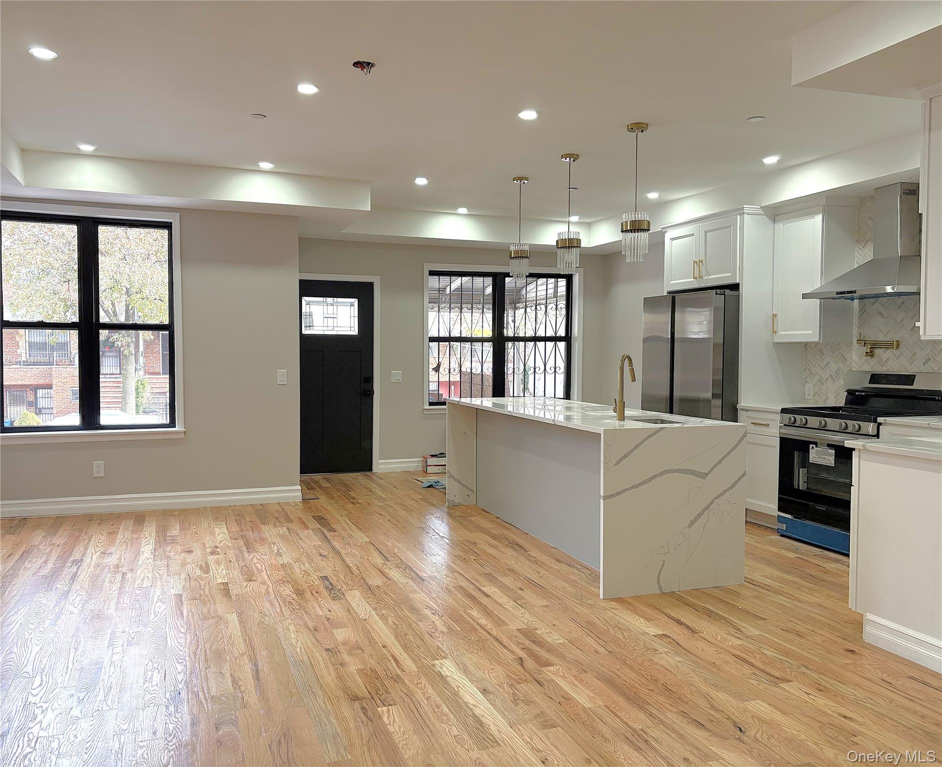 26 E 55th Street Property Photo 1