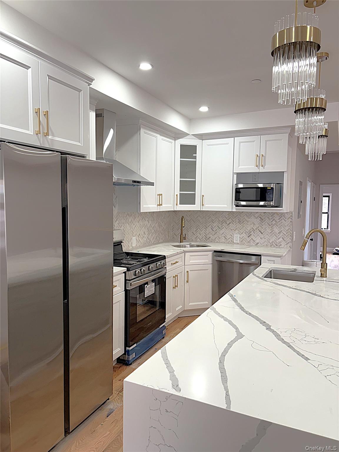 26 E 55th Street Property Photo 3