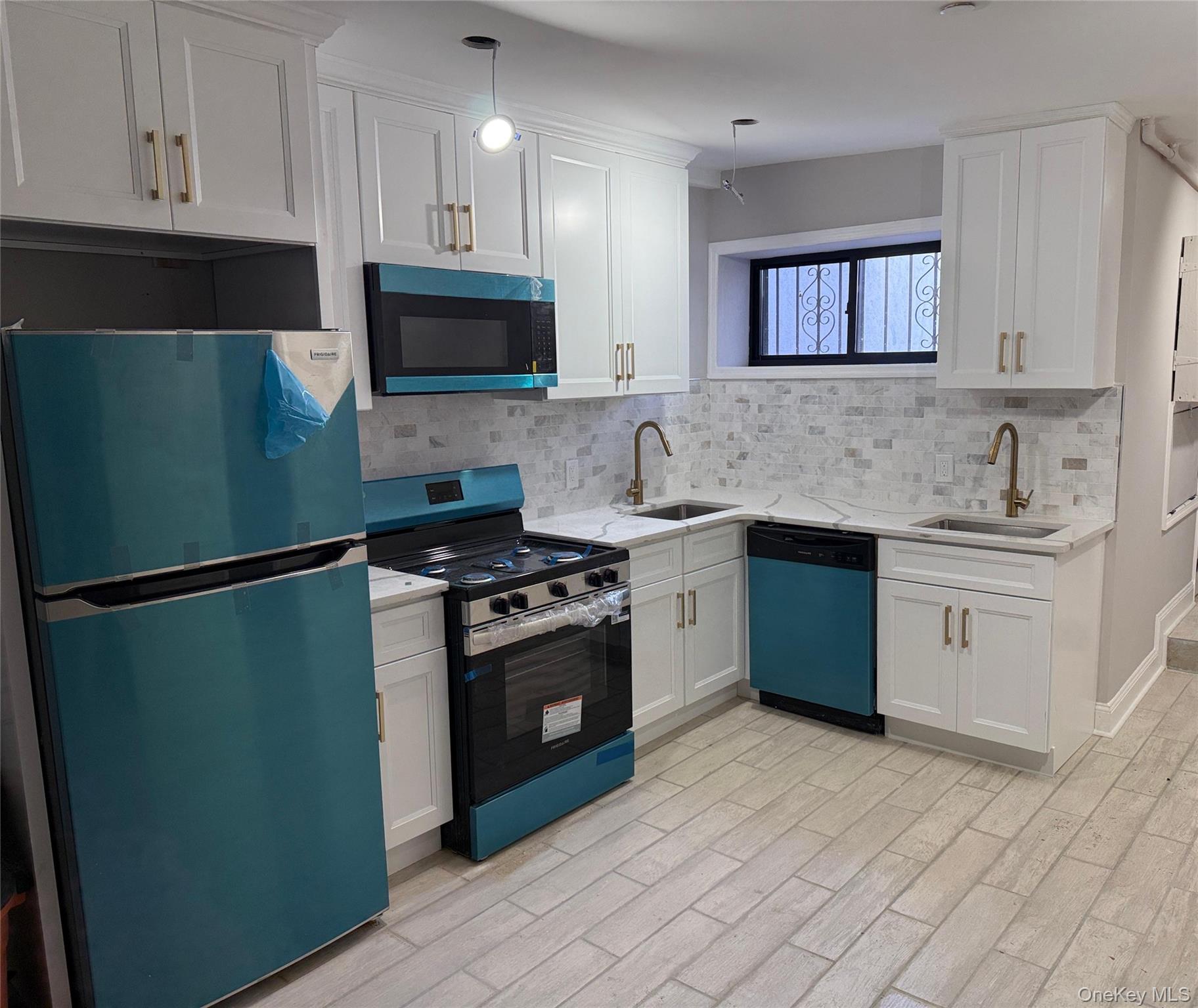 26 E 55th Street Property Photo 11