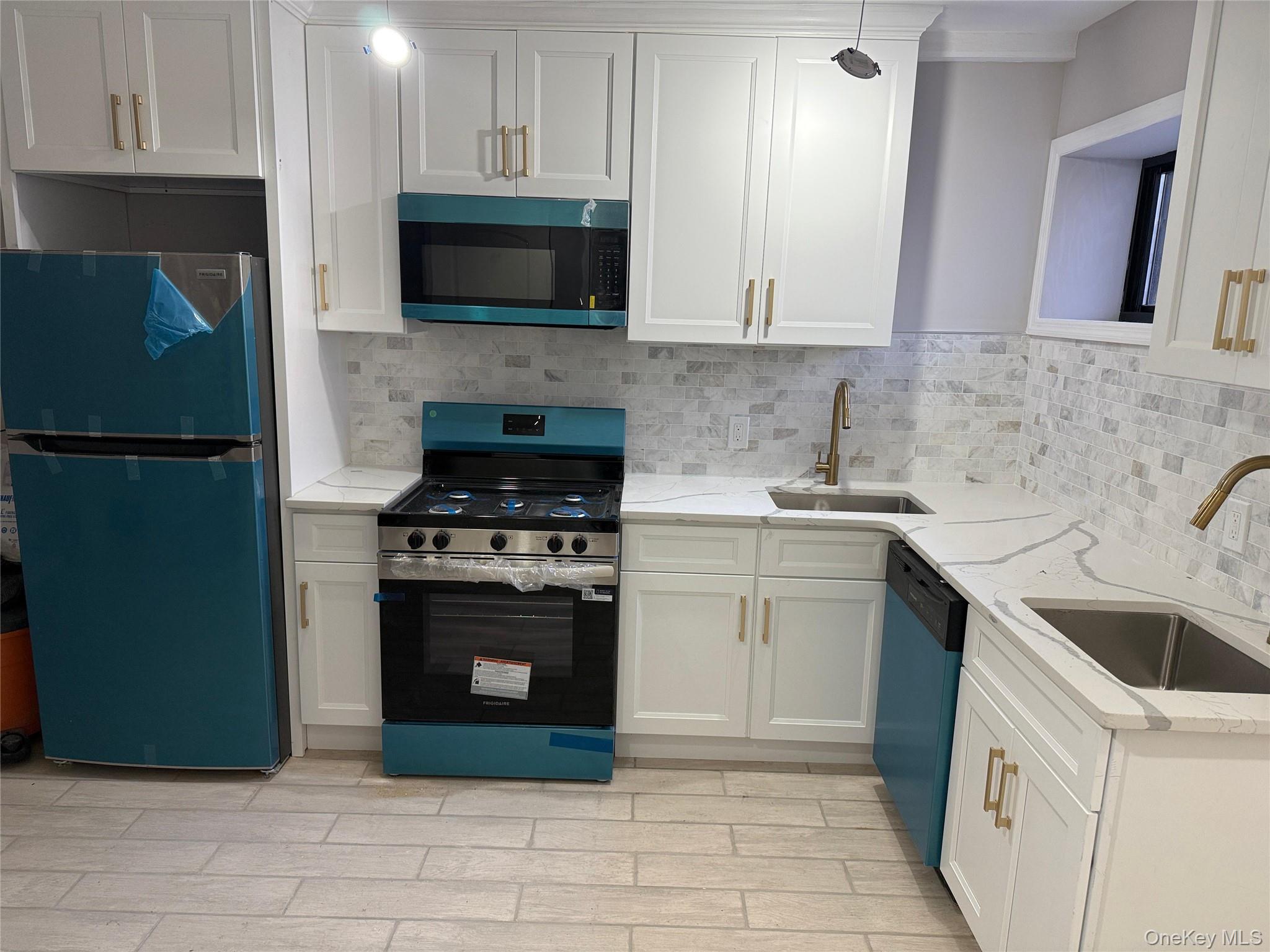 26 E 55th Street Property Photo 12