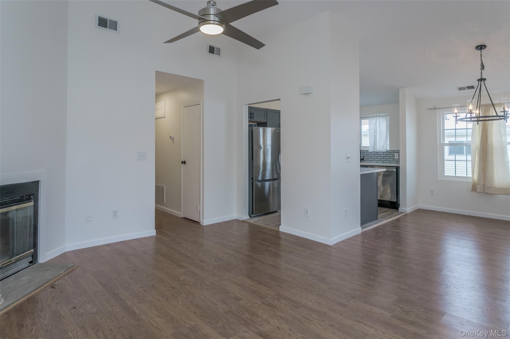 2113 Whispering Hills Property Photo 6