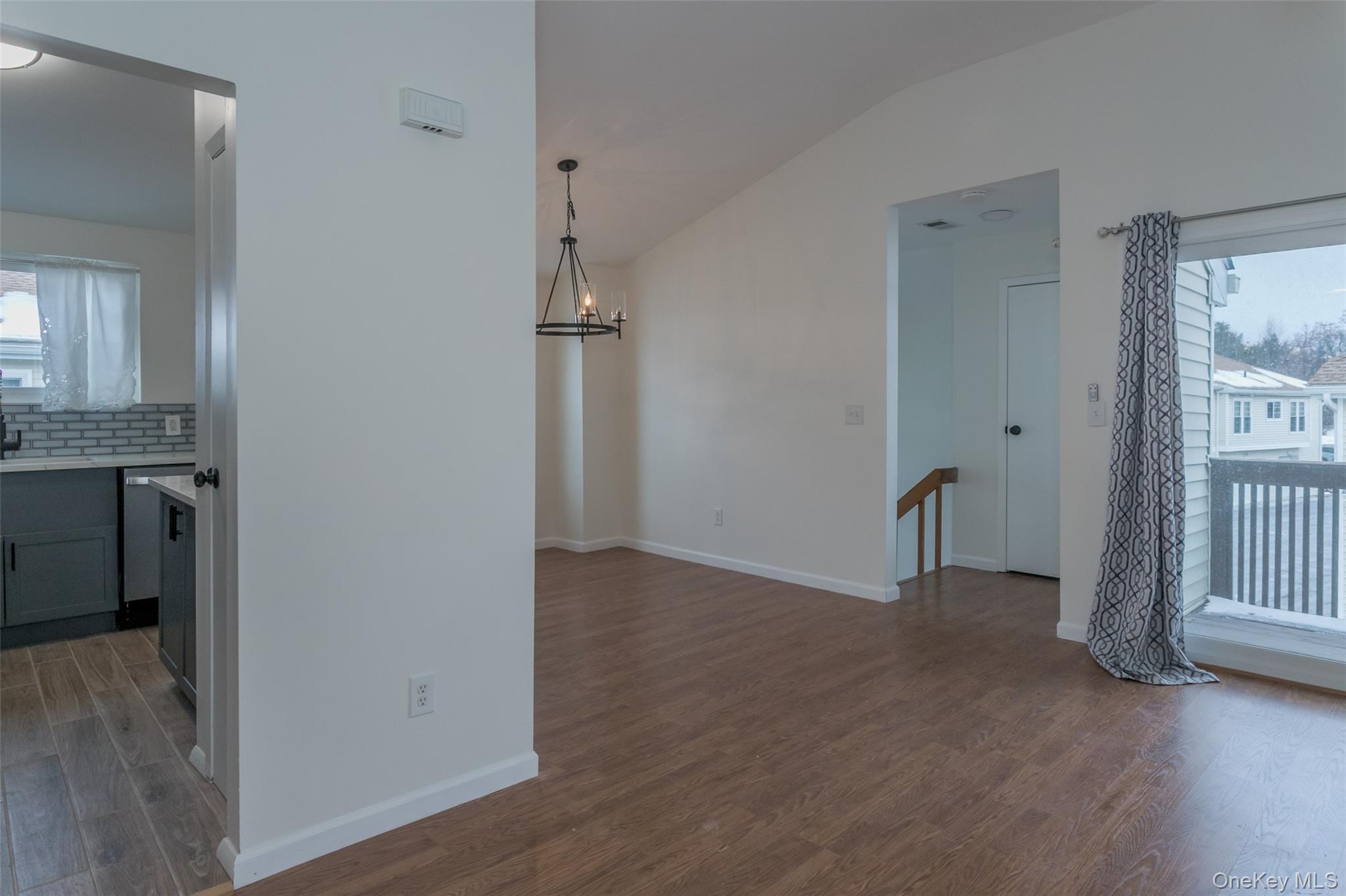 2113 Whispering Hills Property Photo 7
