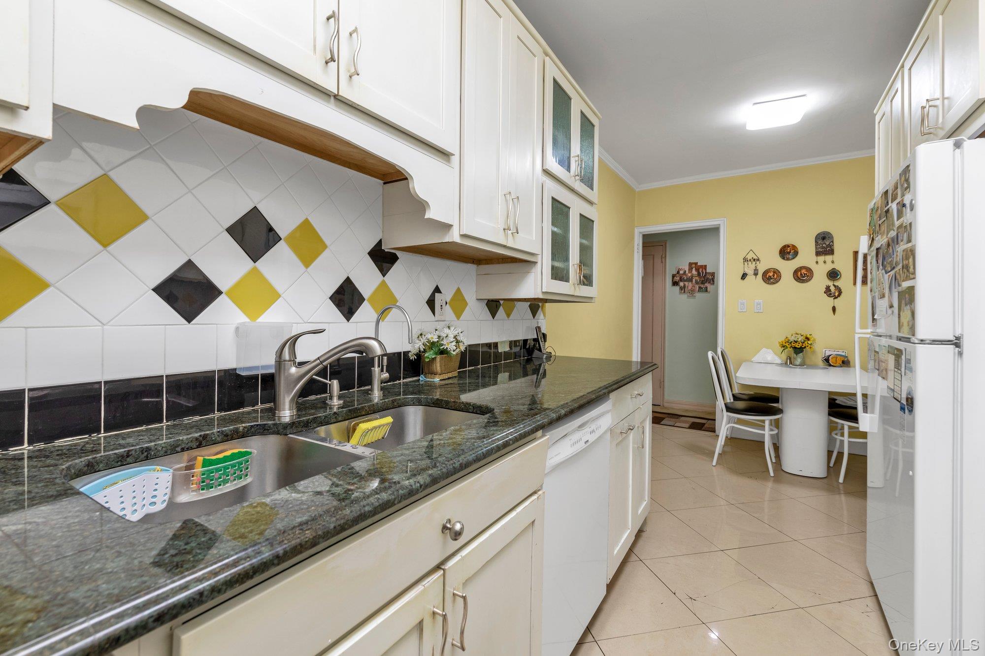 69-10 Yellowstone Boulevard 210 Property Photo 8