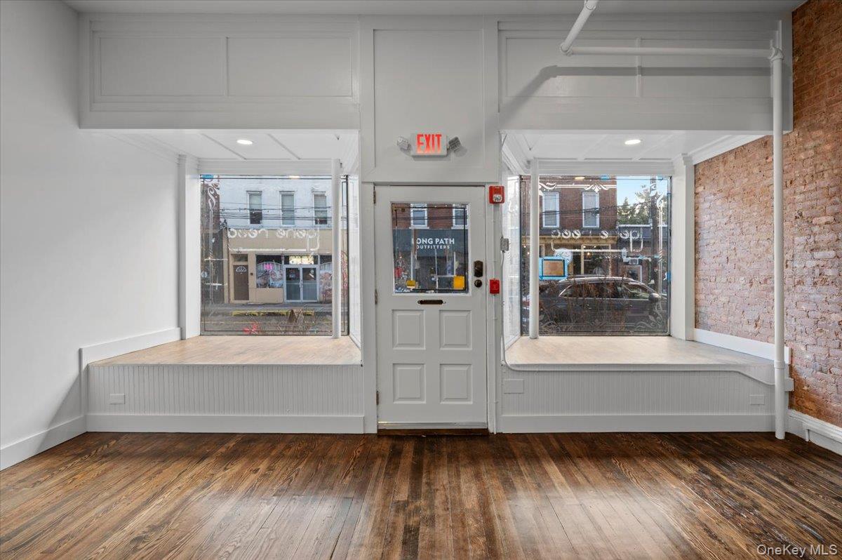 74 S Broadway Property Photo 3