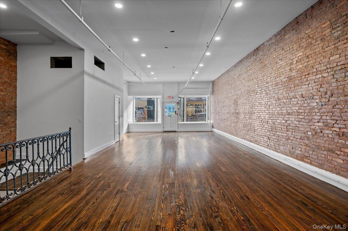 74 S Broadway Property Photo 9