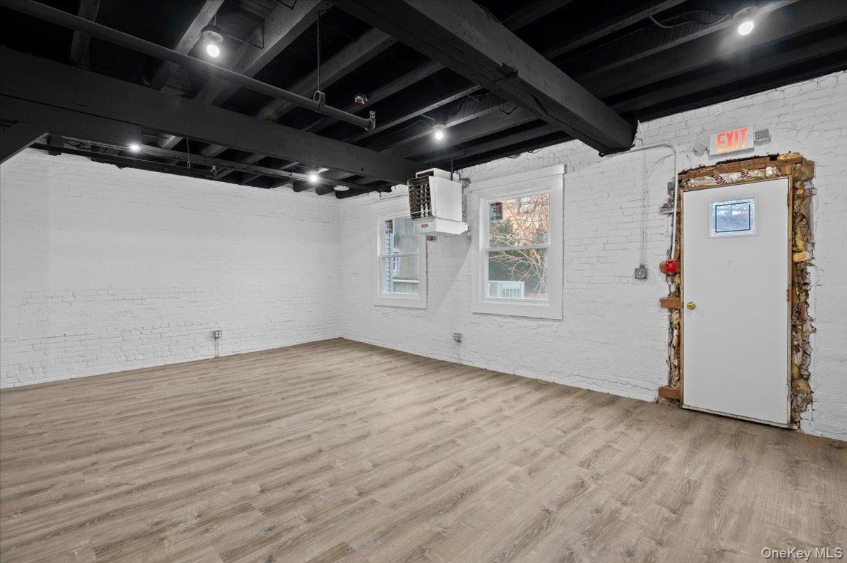 74 S Broadway Property Photo 17