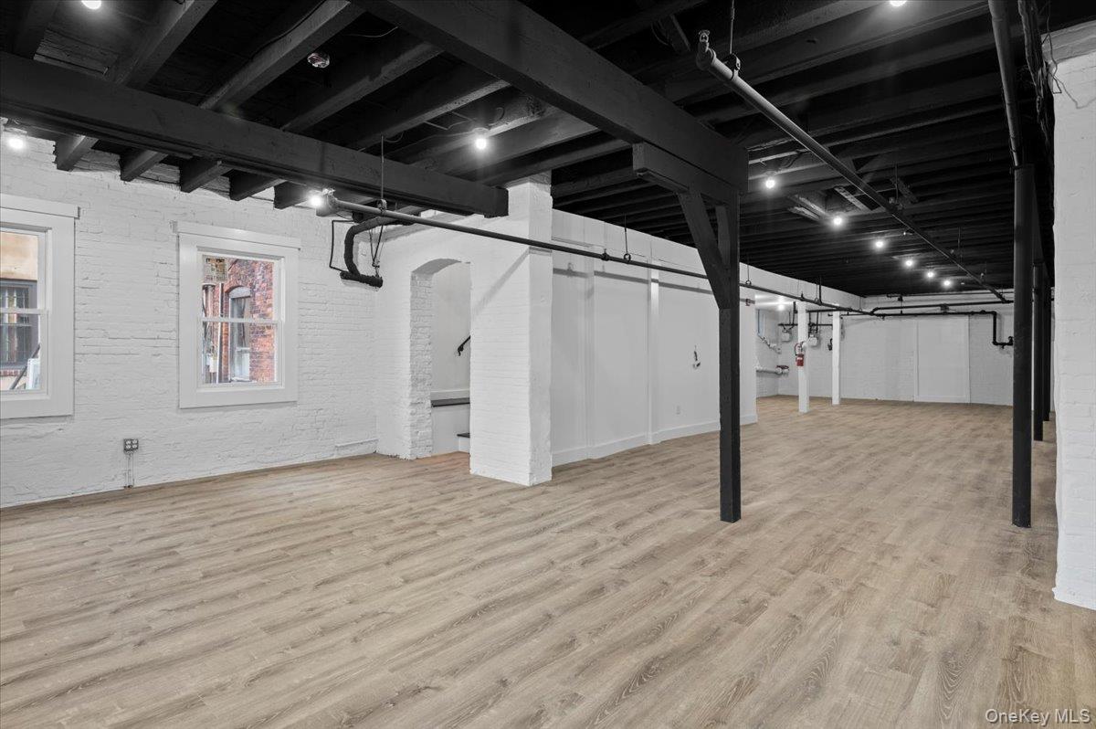 74 S Broadway Property Photo 19