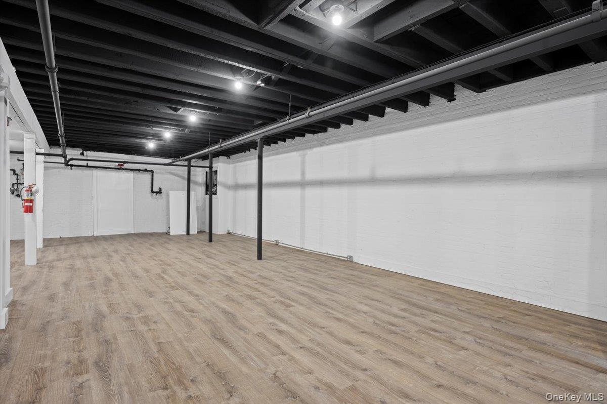 74 S Broadway Property Photo 21