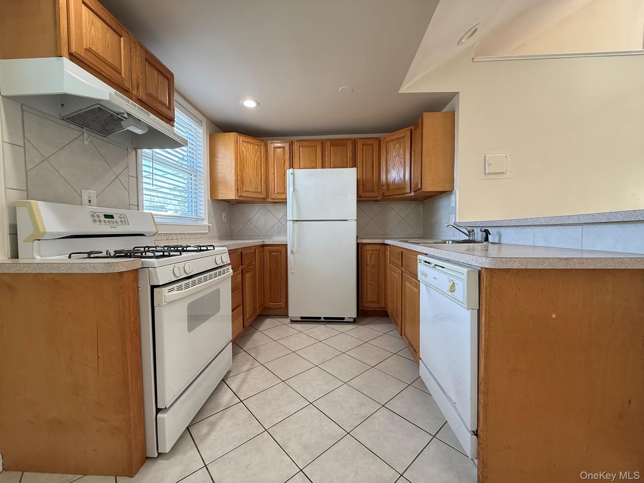 51 Schneider Avenue 2a Property Photo 6