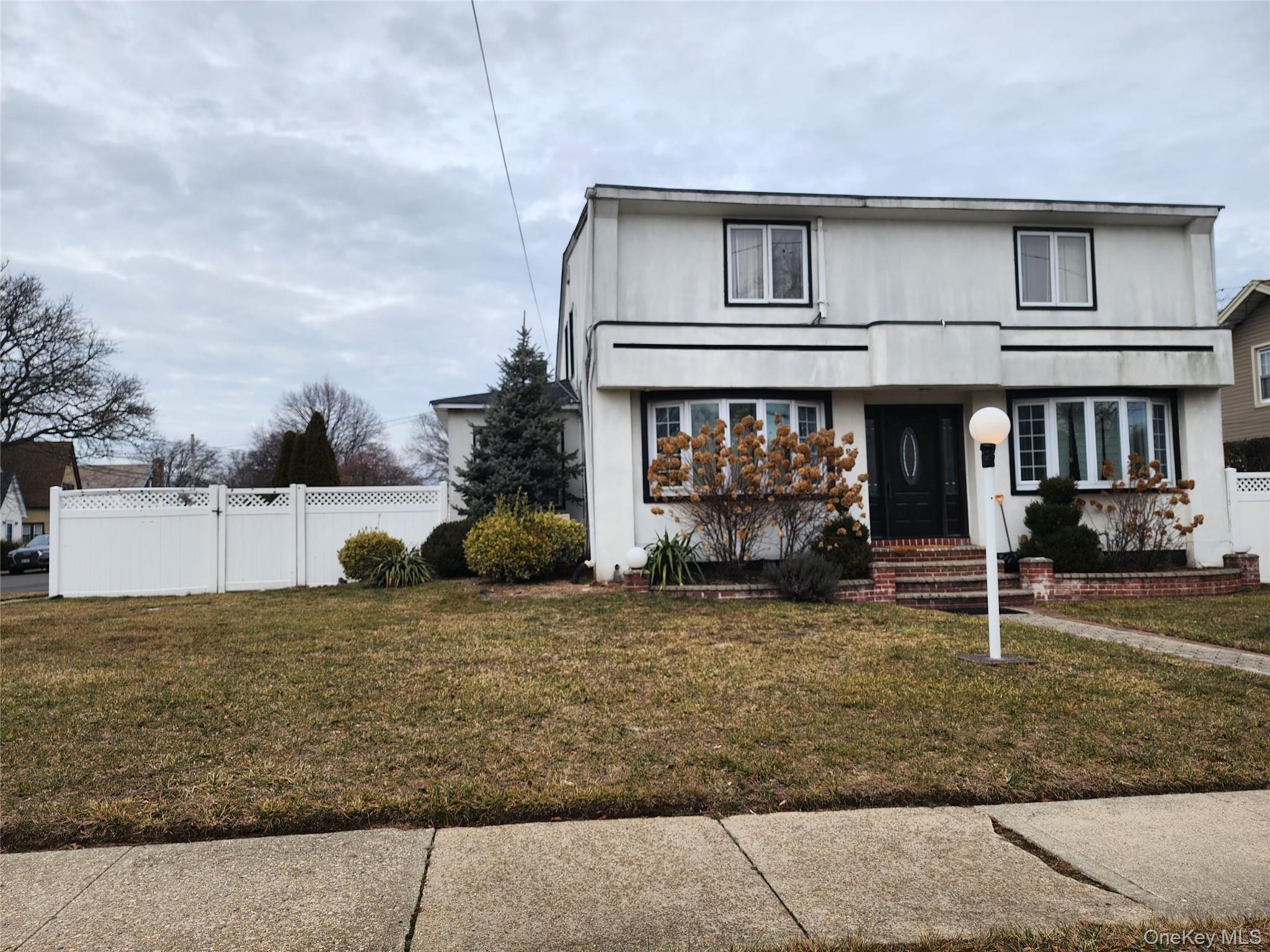 883 Mckenna Avenue Property Photo 2