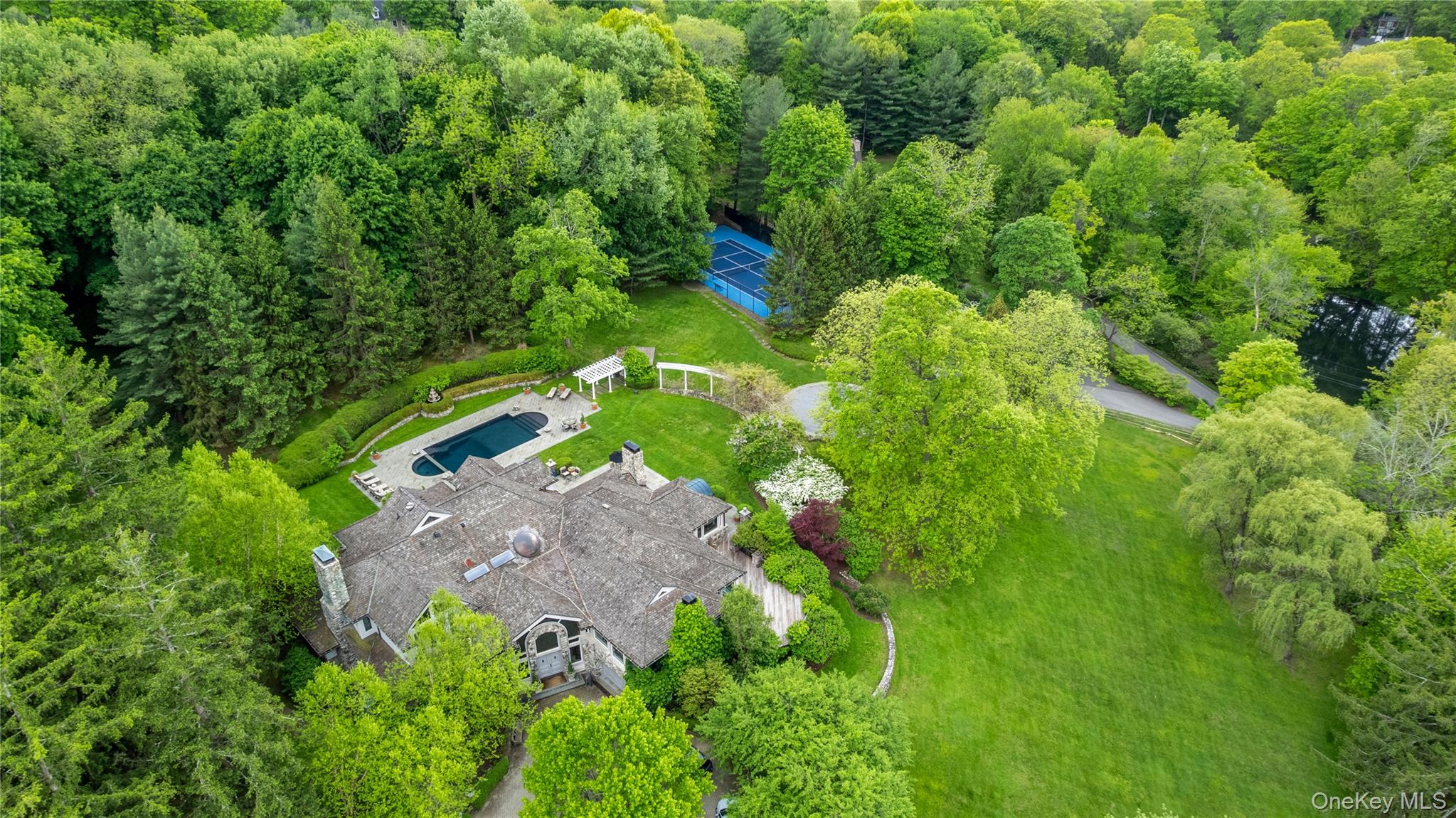 150 Old Farm Road Property Photo 1