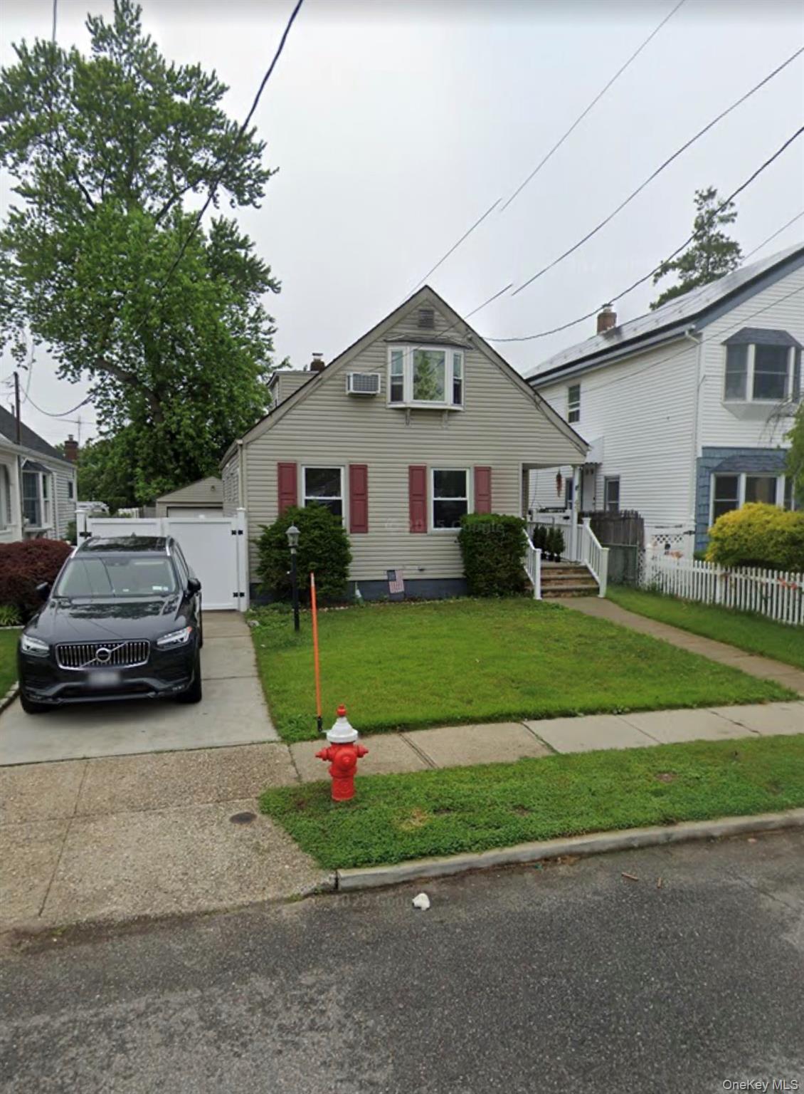 45 Evelyn Avenue Property Photo 1