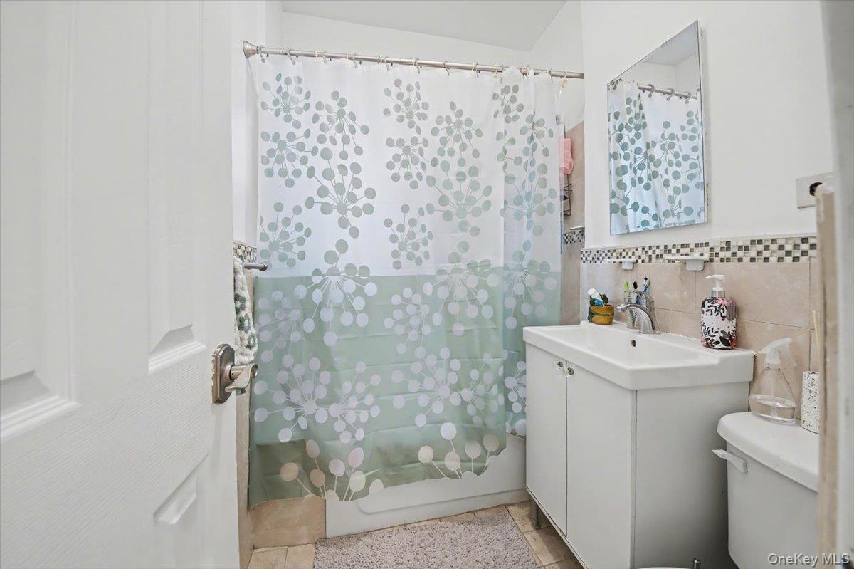 1045 Anderson Avenue 3d Property Photo 8