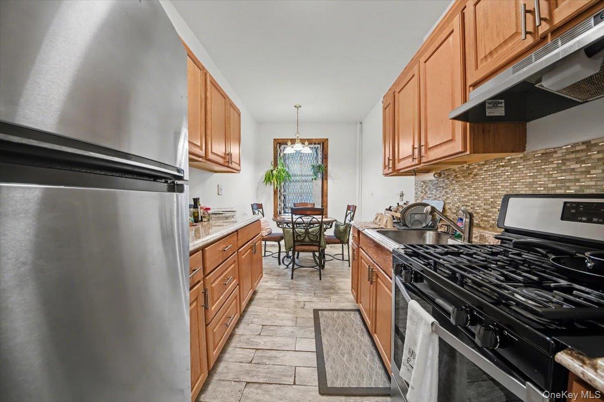 1045 Anderson Avenue 3d Property Photo 11