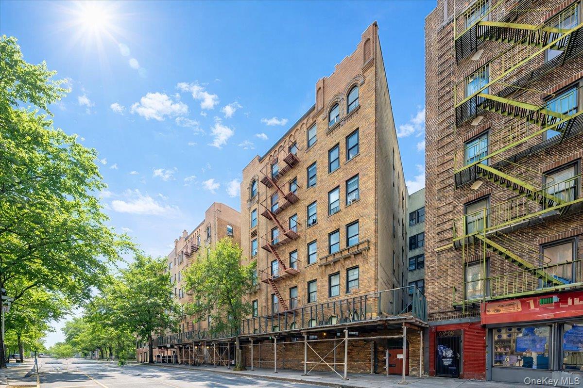 1045 Anderson Avenue 3d Property Photo 16